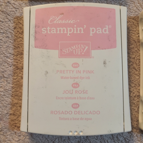 4 Stamp Pads used once. 4 shades of red. Classic stampin pads - Picture 3 of 5